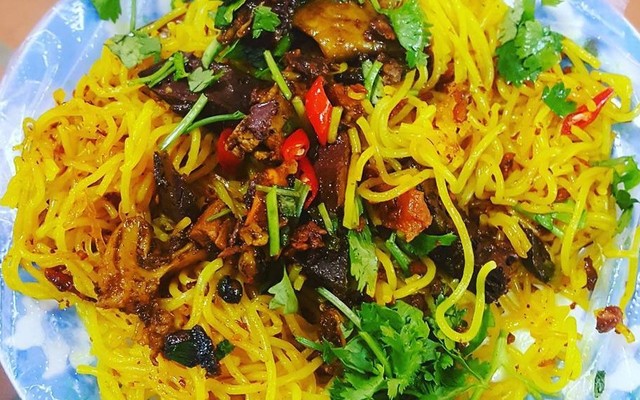 Bún Lòng Xào Nghệ - Cô Chinh