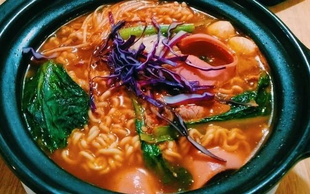 Tiệm Mì Hùng Đỏ - Nguyễn Oanh