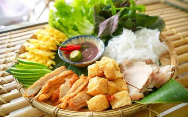 Tròm - Bún Đậu Mẹt - Hoàng Quốc Việt