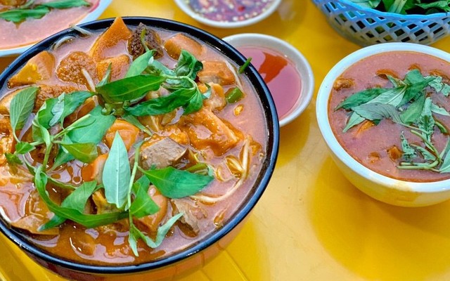 Ăn Là Nhớ - Phá Lấu Bò Sài Gòn & Bánh Canh Ghẹ - 23 Nguyễn Công Trứ