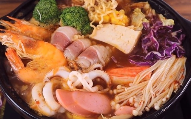 Mì Cay HUGO - Ăn Vặt & Lẩu - Đại Lộ Bình Dương