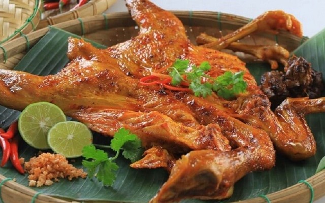 Gà Nướng Muối Ớt - Gà Bó Xôi Pikachu - Tân Kỳ Tân Quý