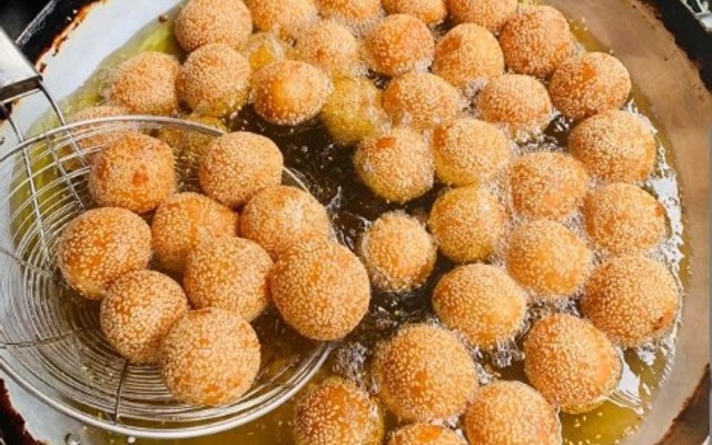 Bánh Rán Mặn & Ngọt Cô Lâm - Tô Ngọc Vân