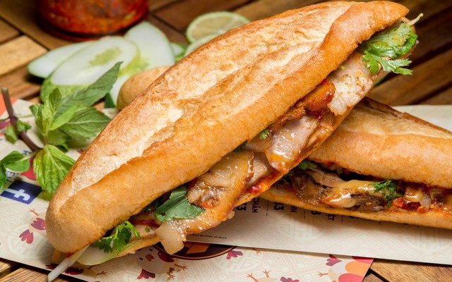 A Ba - Bánh Mì Chả Cá Nóng - 175 Ông Ích Đường