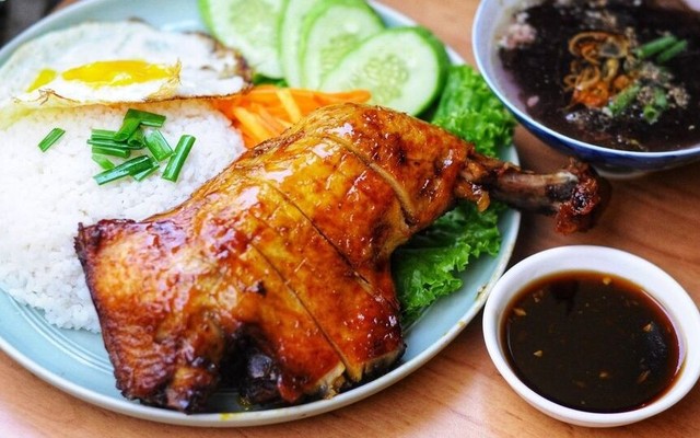 T Food - Cơm Gà Xối Mỡ Siêu Sốt - Lê Đức Thọ