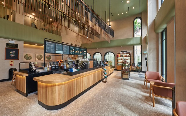 Starbucks Coffee - Lê Hồng Phong