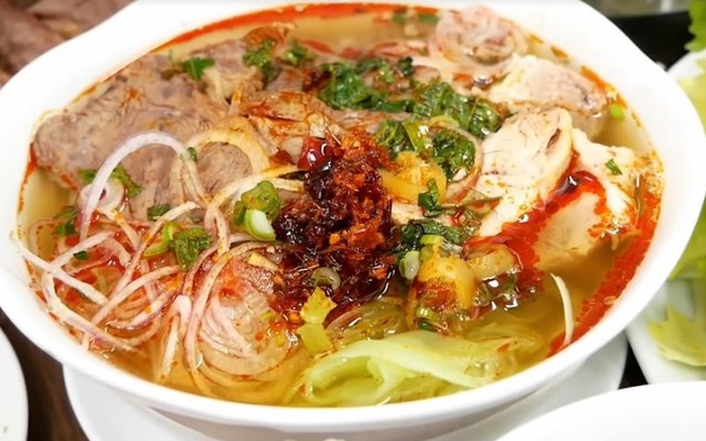 Quán Ngon - Cơm Gà Xối Mỡ & Bún Bò Huế - Đường Số 9
