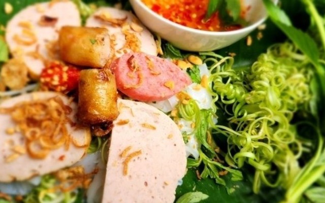 Bánh Ướt Chả Việt - Nguyễn Ái Quốc
