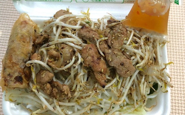 Meow Meow - Bún Thịt Xào - Phan Chu Trinh