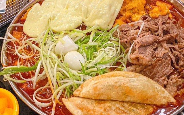 Young Young Món Ăn Hàn Quốc - Tokbokki & Kimbap - Phạm Văn Nghị