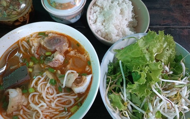 Bún Bò Cơm Nguội - Đường Số 8
