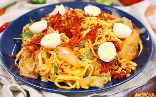 Cô Hoài Bánh Tráng Trộn - 136 Tôn Đức Thắng