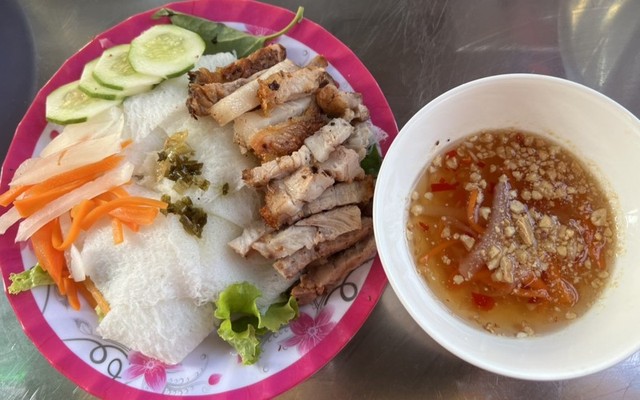 Bánh Mì Heo Quay Đà Nẵng - Bánh Mì Heo Quay, Bánh Hỏi & Bún Mắm Nêm Heo Quay