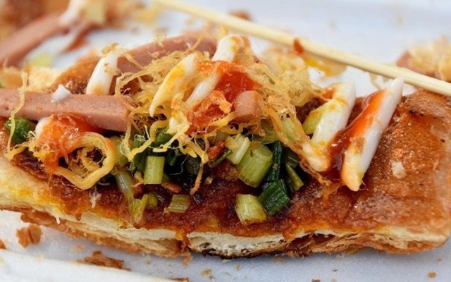 Bánh Mì Nướng Muối Ớt, Bánh Tráng Nướng & Sinh Tố - Chị Mười