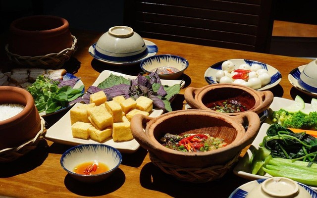 Cơm Niêu Hương Vị Việt - 82 Hùng Vương