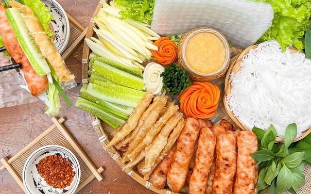 Nem Nướng Đà Lạt Quế Quân - Quốc Hương