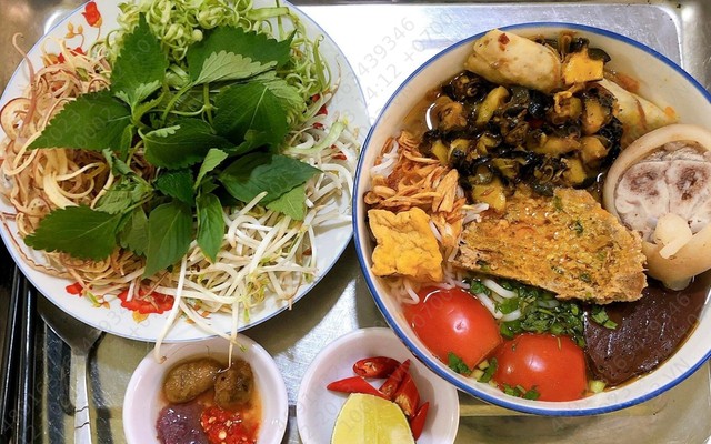 Bún Riêu - Bò Kho Phương Chinh - Cách Mạng Tháng 8