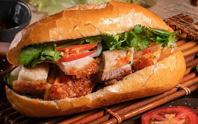 Tiệm Bánh Mì & Ăn Vặt ""SAY"" - 64B Lương Khánh Thiện