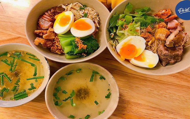 Hưng Ký Mì Gia - Mì Trứng Lòng Đào