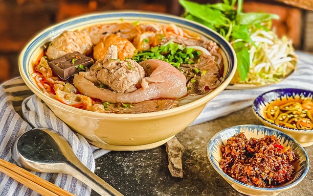 Bếp O Thanh - Bún Bò Huế & Bánh Huế - Út Tịch