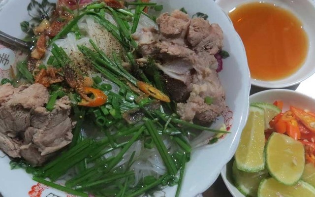 Hủ Tiếu Gõ Mạnh Hoài - Bánh Canh, Nui Giò Heo & Hột Vịt Lộn
