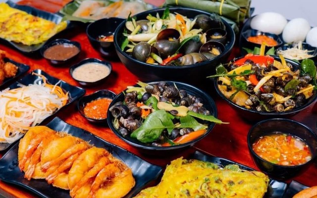 Ốc Hiền Chi - 82 Nguyễn Phong Sắc