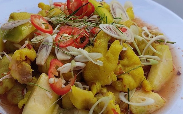 Bếp Chú Dũng - Cơm Tấm & Chân Gà Ngâm Thái - Trần Chiên
