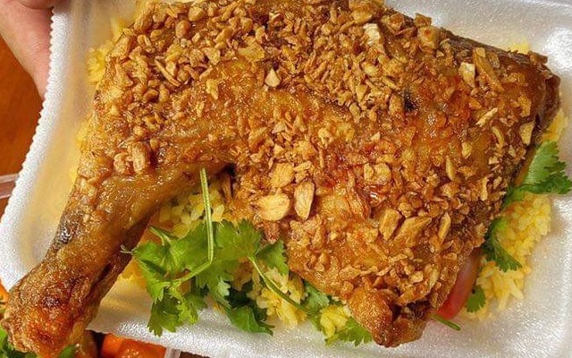 Cơm Gà Xối Mỡ - Mì Trộn Ngân Mập - Hồ Văn Tư