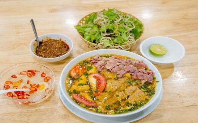 Bún Riêu Cua Cô Hiền - Nguyễn Văn Cừ