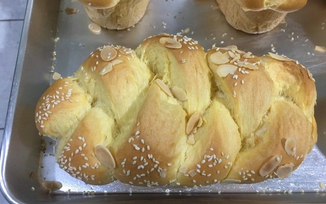 Bakery Hà Nội - Bánh Mì Hoa Cúc - 160 Lưu Chí Hiếu
