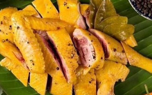 Bình Gold - Gà Ủ Muối Hoa Tiêu