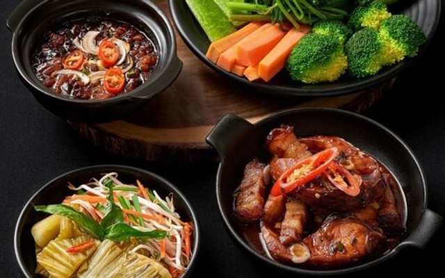 Bếp Anh Trọc - Lẩu Bò Akay & Cơm Gà - Lê Trọng Tấn