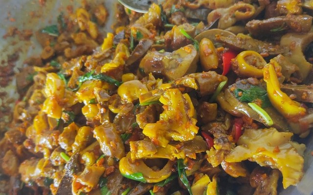 Thực Phẩm Quê Hương - Bún Nghệ, Bánh Bột Lọc & Chả Lụa Huế - Quốc Lộ 1A