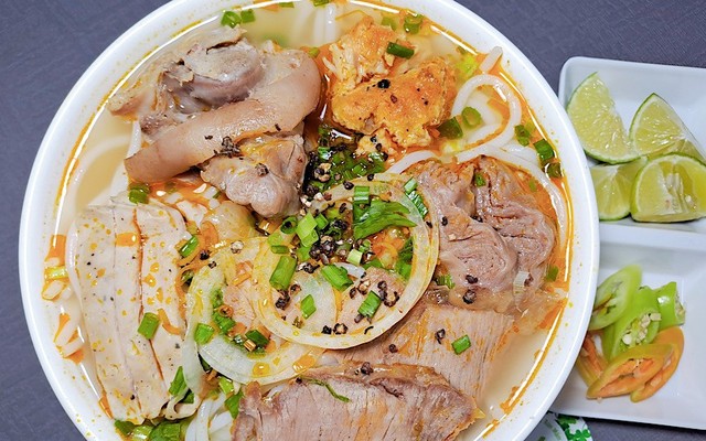 Bún Bò Huế & Bún Thịt Nướng TÍNH 1986 - Nguyễn Tuyển