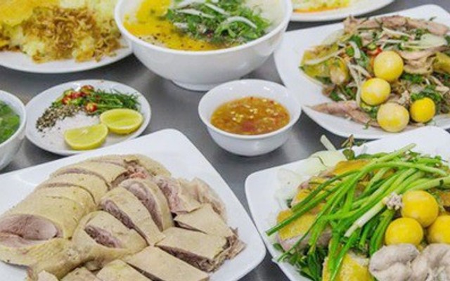 Gà Ta & Cơm Gà Tam Bình - Tô Ngọc Vân