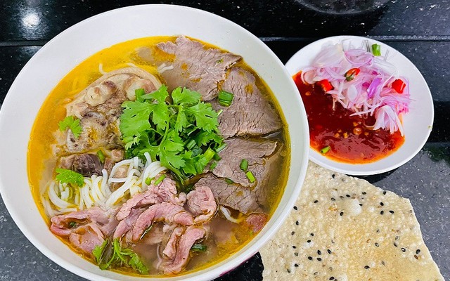 Bún Bò Giò & Bánh Mì Quảng Ngãi 76 - Nguyễn Văn Khối