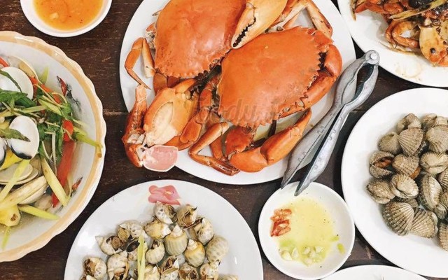 Hải Sản Nguyệt Linh - Lê Văn Lương