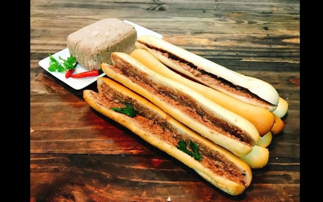 Bánh Mì Pate Cột Đèn Hải Phòng - Bánh Mì - Hoàng Ngân