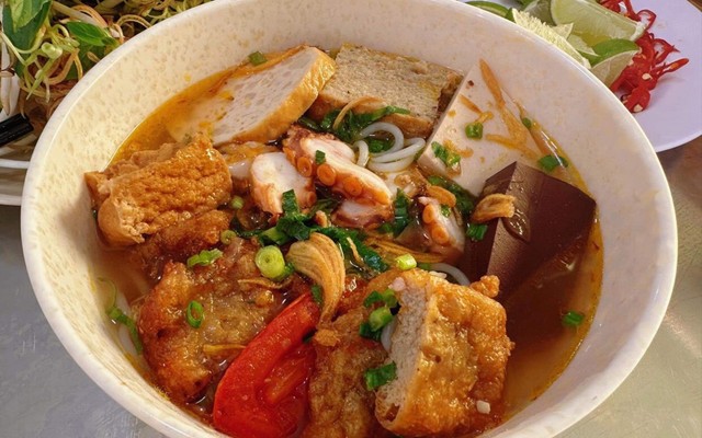 Bún Riêu Bạch Tuộc Hồng Phát - 69 Hoàng Hoa Thám
