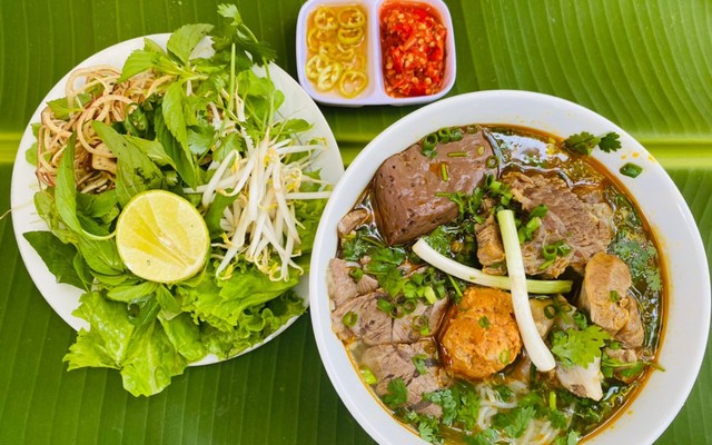 Món Ngon Huế - 24 Nguyễn Thái Học
