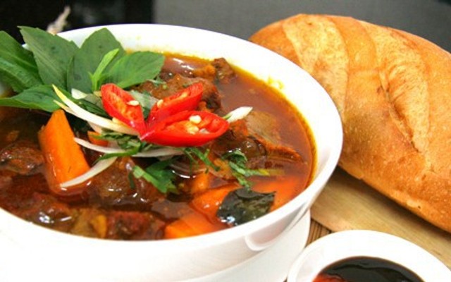 Bánh Mì & Hủ Tíu Bò Kho Ba Vân - Trần Quang Khải