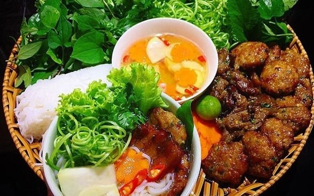 Quán Bún Chả Obama - 30 Tháng 4