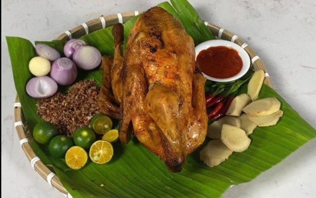 Cơm Gà & Gà Nướng Đất Sét Bang Chủ - Âu Cơ