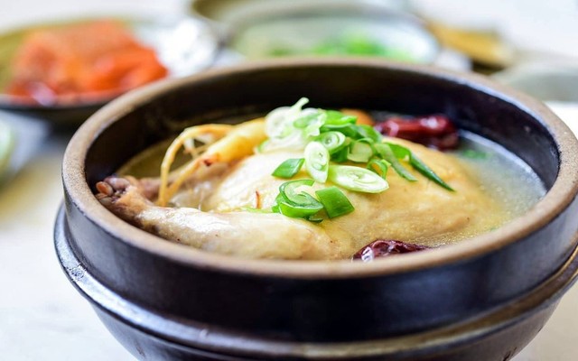 Gà Tần Họ Nguyễn