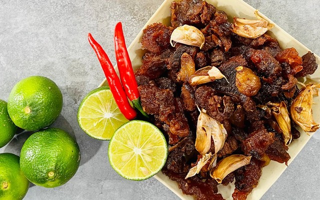 Thuỳ Dương Vương - Bò Ướt Cháy Tỏi & Khô Gà