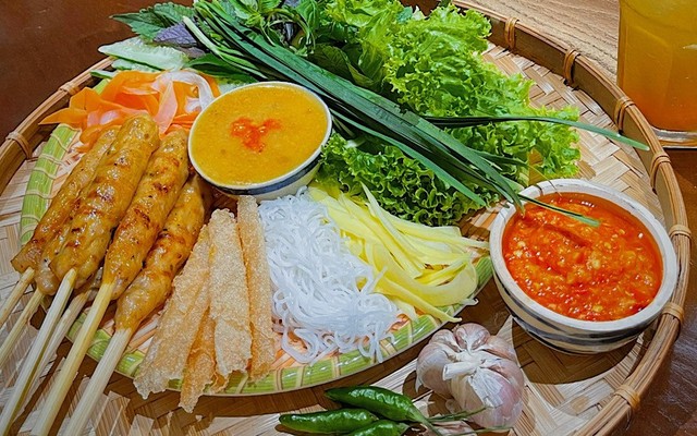 Nem Nướng & Mì Quảng Xá Xíu Hội An Quỳnh Lam - Nguyễn Gia Trí