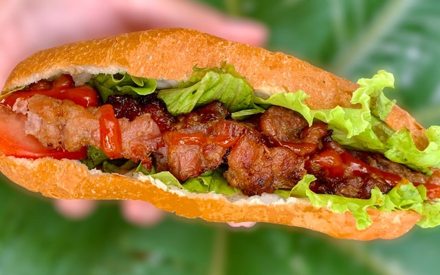Bánh Mì Nhà's Ta - Trần Việt Châu