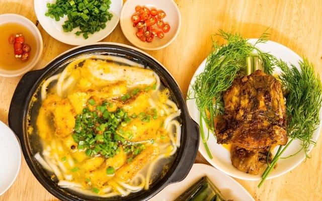 Bánh Canh Cá Lóc Má Hương - 51 Hai Bà Trưng
