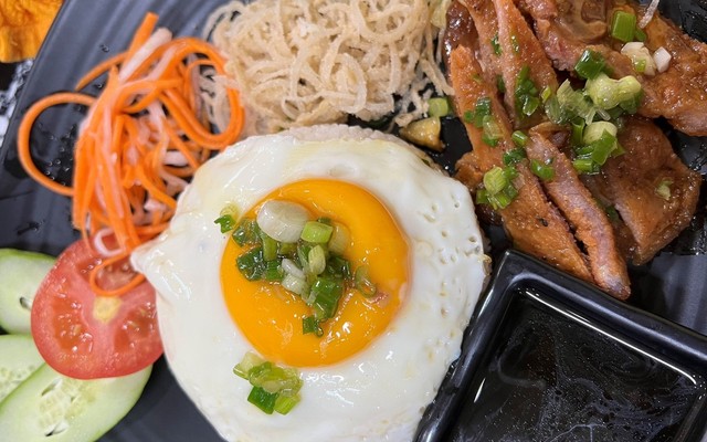 Tiệm Cơm Quốc Dân - 11A Cao Thắng