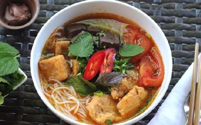 Chill Food & Drinks - Bún Bò Chìa & Bún Riêu Giò